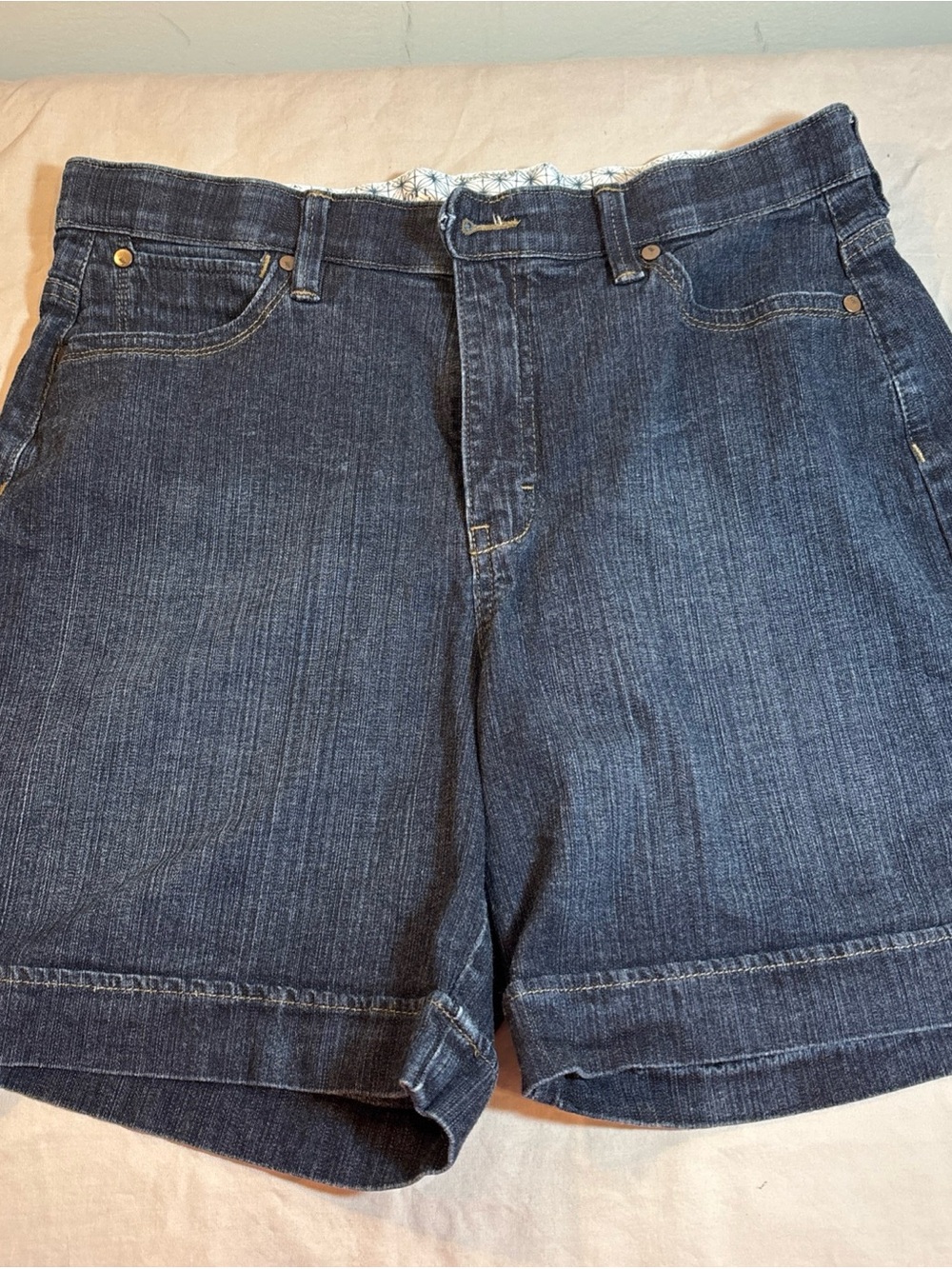 Lee High Waist Denim Shorts in Dark Blue. 547